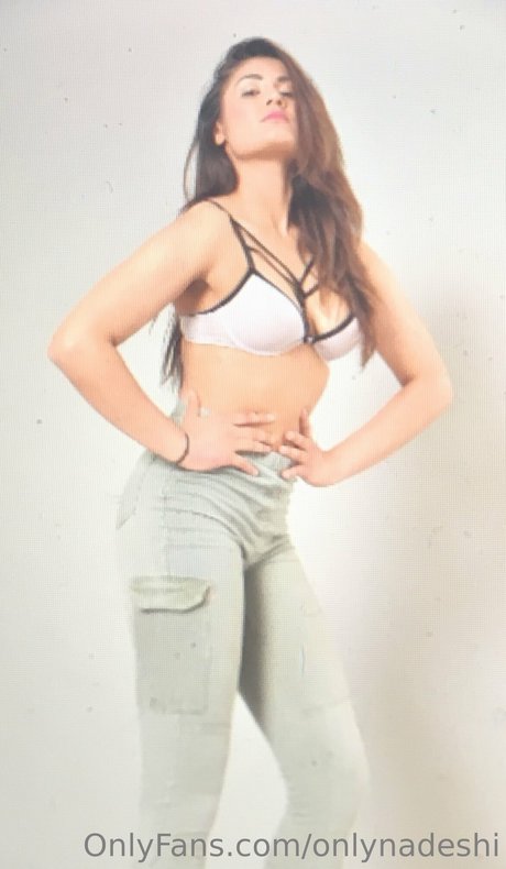 Nadeshi Hopkins modèle nu images