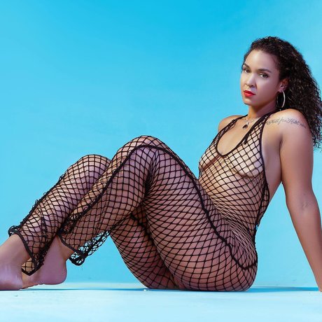 So much sasha actrice de nus photos