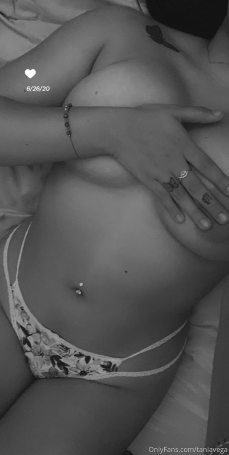 _TaniaVega modèle de sexe photos