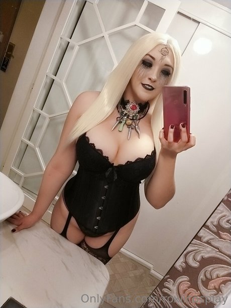 Roxii Cosplay art modèle images