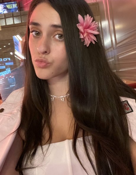 Angelique Gunn nus star du porno photos