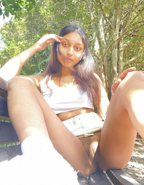 peachyneesh_ beau modèle image