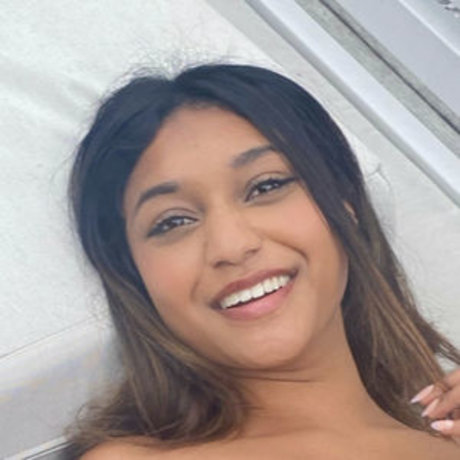 peachyneesh_ jolie actrice des photos