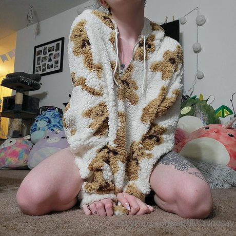 pom-pom girl nue onlyfans chaud belle img