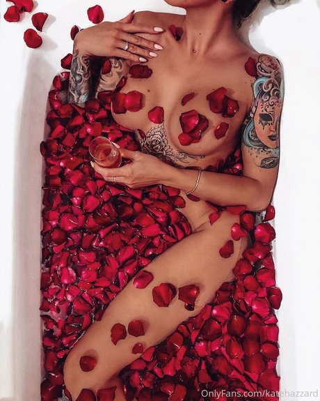 Kate Hazzard art de star du porno images