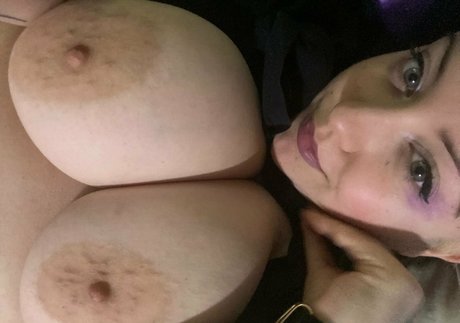 jolie ébène onlyfans adulte chaud img