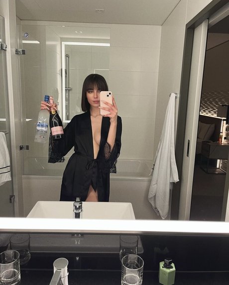 CocoLayth actrice sexy photos