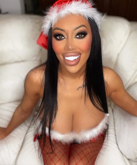 Lara Frost actrice nue image