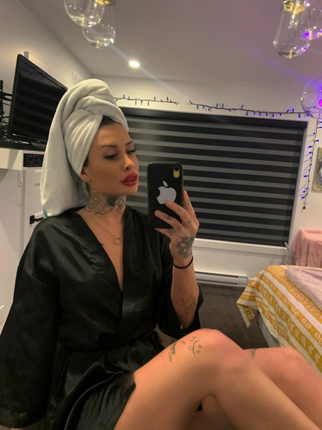 Elodie Baillargeon Roy modèle de sexe des photos