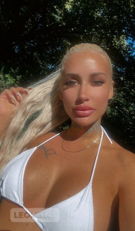 Elodie Baillargeon Roy star du porno érotique des photos