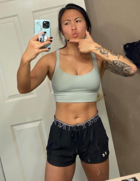 blonde au gros cul onlyfans porno sympa image