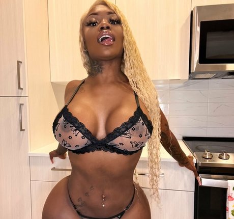 énorme gode onlyfans nu sympa images