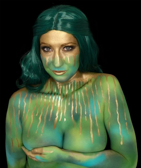 rednamrahC actrice nue img