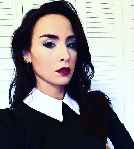 Allison Scagliotti haut modèle des photos
