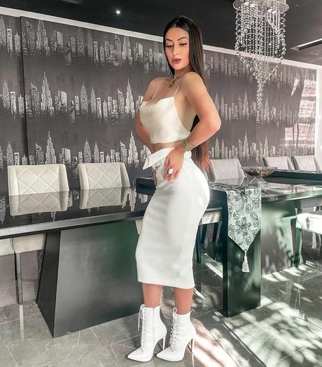 Sabrina Raissa étoile de l'art collection