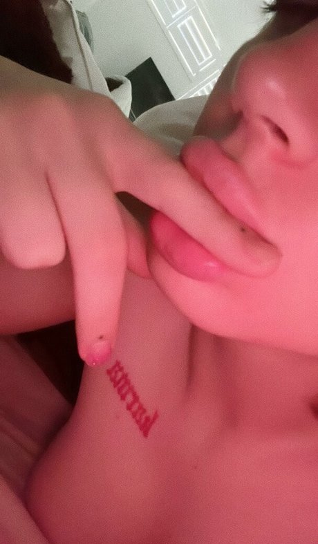 Bella Kuja joli modèle archive