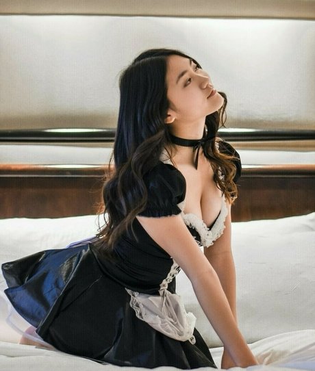 Alexiston modèle nu galerie