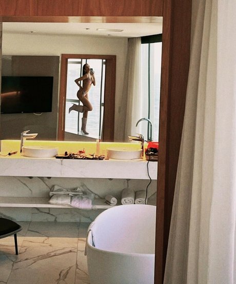 Anna Cangussu star du porno adulte image