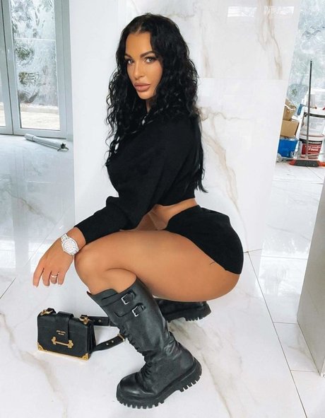 Celine Centino star du porno chaud photos