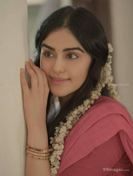 Adah Sharma étoile xxx photo