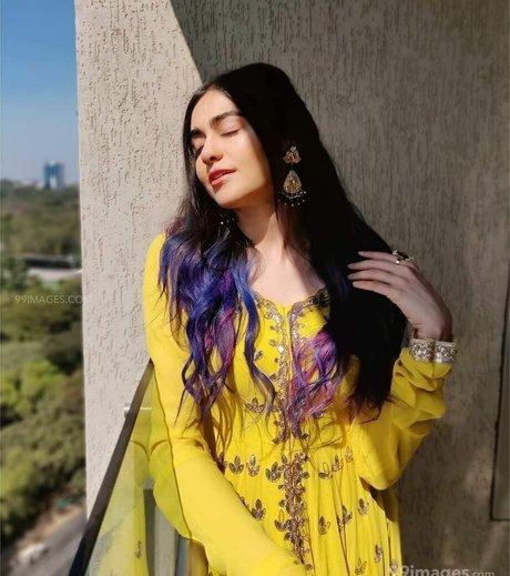 Adah Sharma modèle de sexe collection