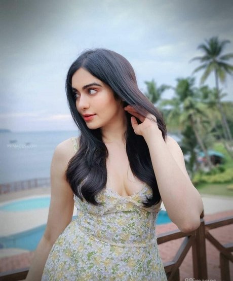 Adah Sharma modèle joli images