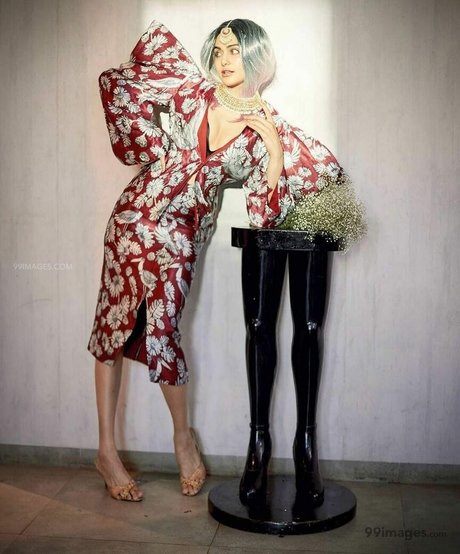 Adah Sharma modèle sympa photo