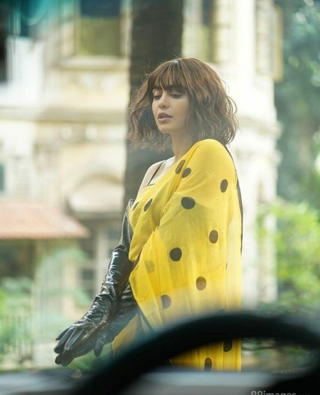 ébène gros seins onlyfans chaud parfait image