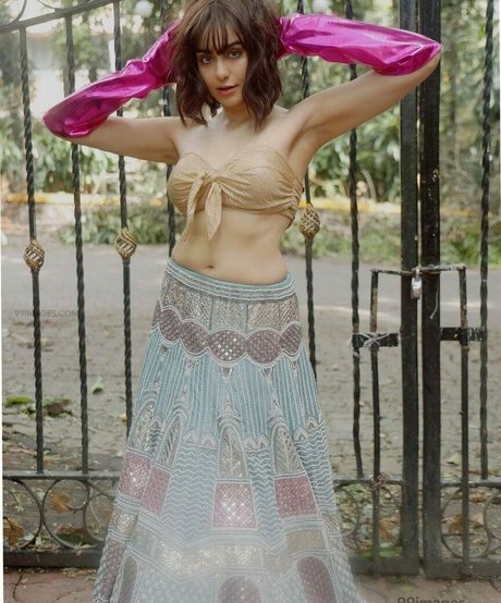 Adah Sharma mannequin collection