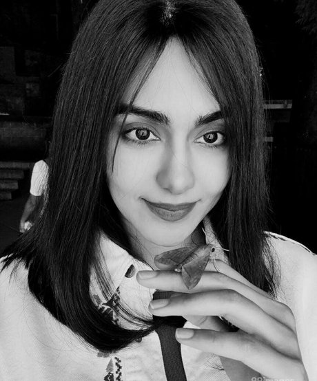 Adah Sharma modèle pornographique collection