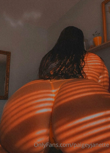 Paige Janette modèle pornographique archive