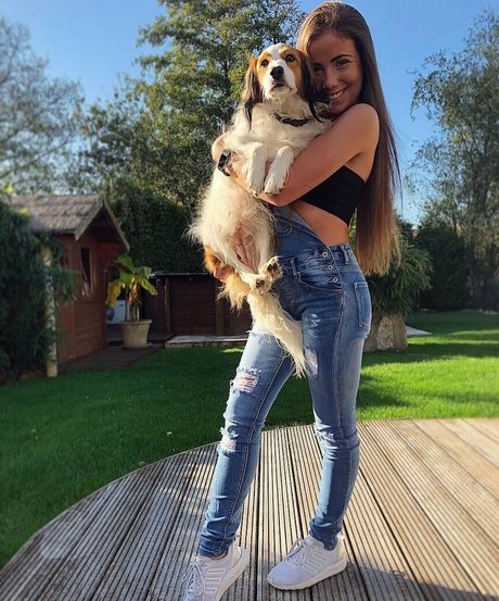 Meike Tosi star du porno hd photos