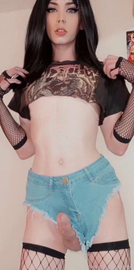 Skyesoprettyy modèle magnifique photos