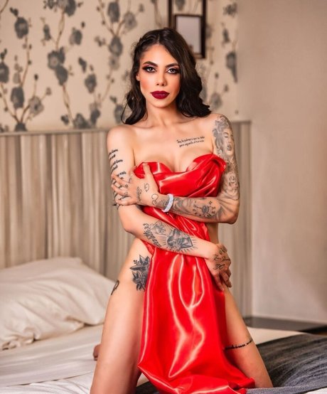 Claudia Guajardo modèle hd archive