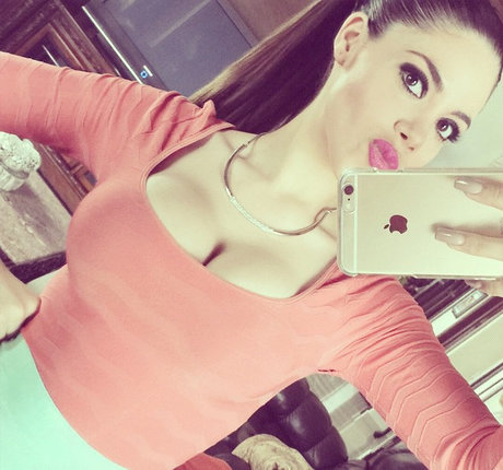 Claudia Guajardo étoile chaude img