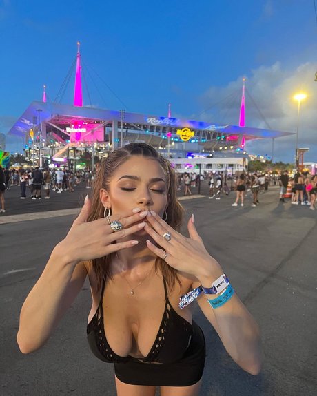 Amanda Kolar actrice pornographique galeries