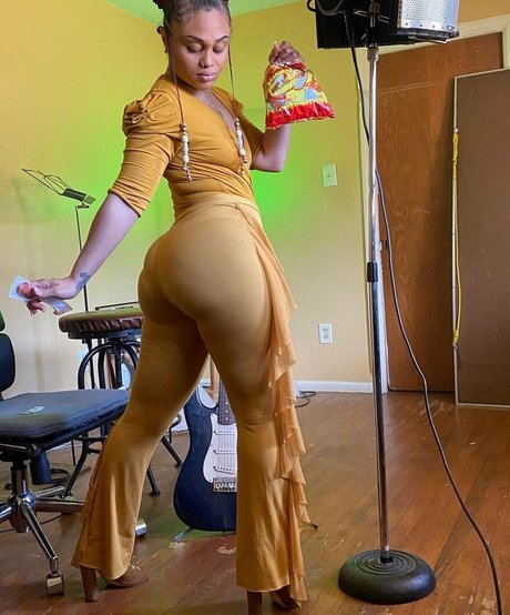 cul écarté onlyfans meilleure qualité image