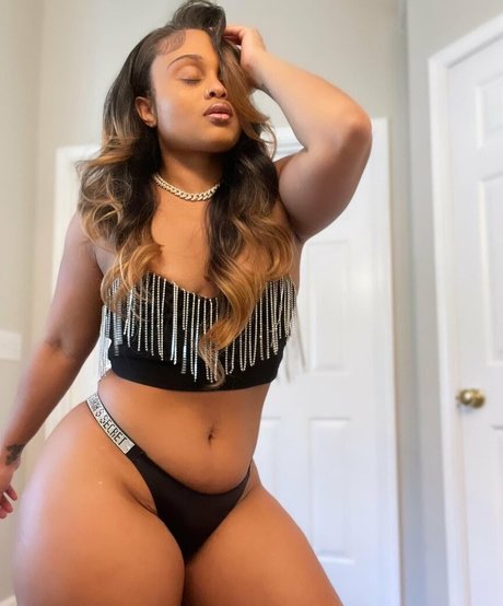 bang uniquementfans pornographique image