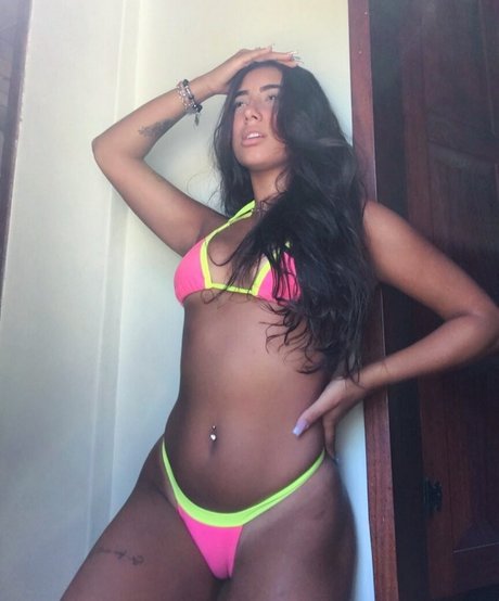 Rayssa Guedes modèle pornographique image