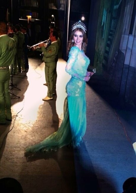 blonde aux gros seins onlyfans xxx nus images