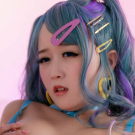 Ria Kurumi star du porno nue galerie