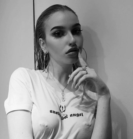 _lilsauvage_ star du porno exclusive images