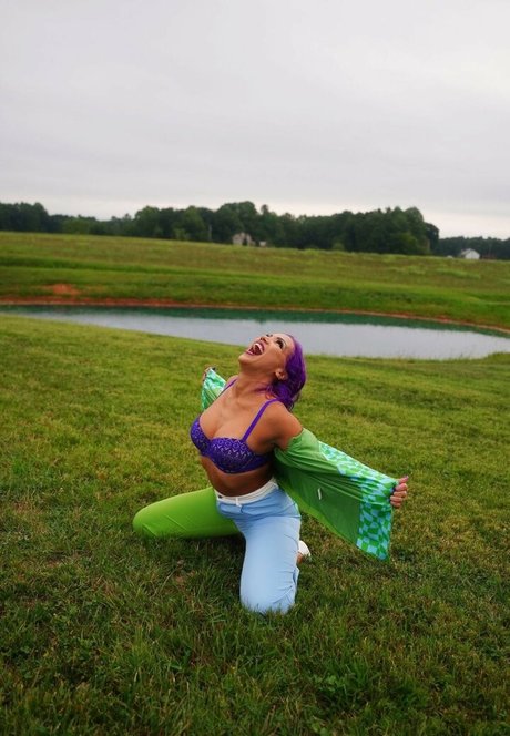 Salina De La Renta belle actrice photos