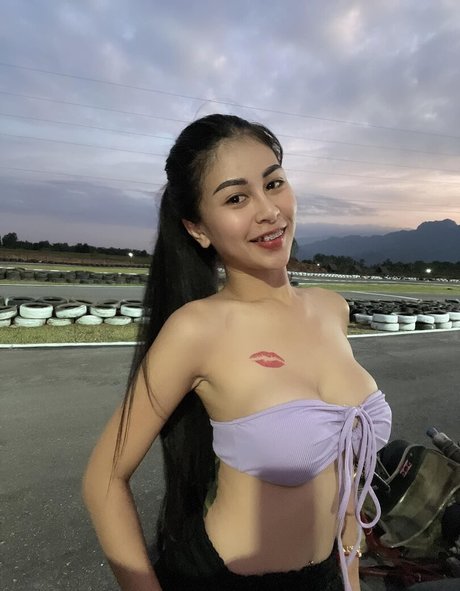 Oil Paphavee Chaimongkol star du porno exclusive images