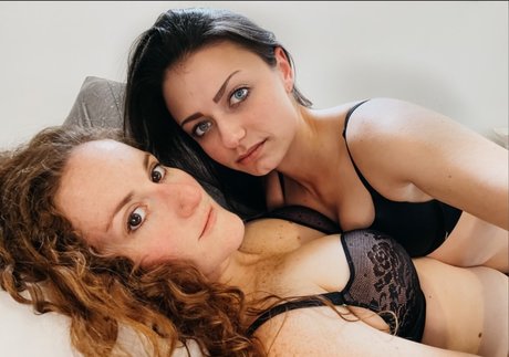 Mia Fraya Woods modèle joli galeries