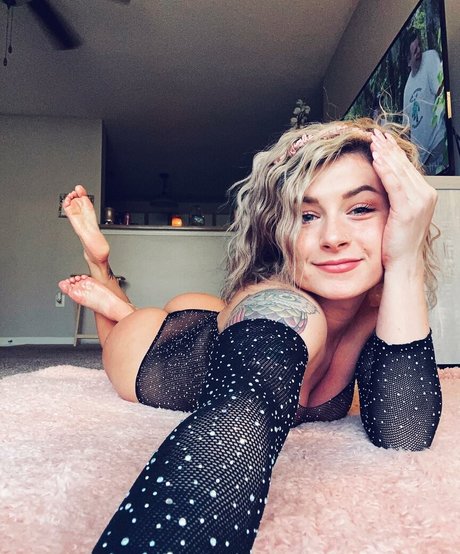 Beekay5667 modèle pornographique photo