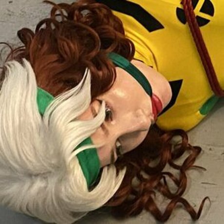 Anastasia Galuzina modèle parfait photos