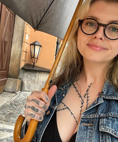 Miss Marilyn star du porno exclusive img