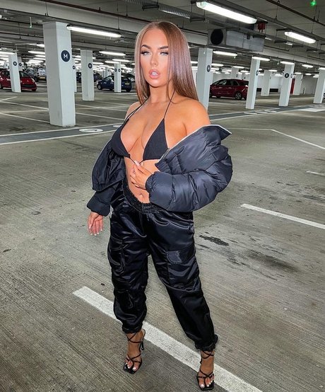 Demi Jones star du porno belle images