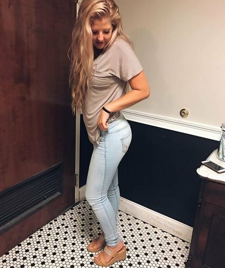 Melissa Sensi star du porno en haute qualité image